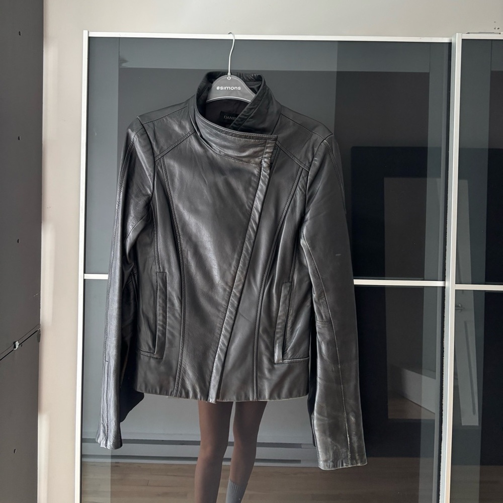 Danier Leather jacket - Picture 2 of 7